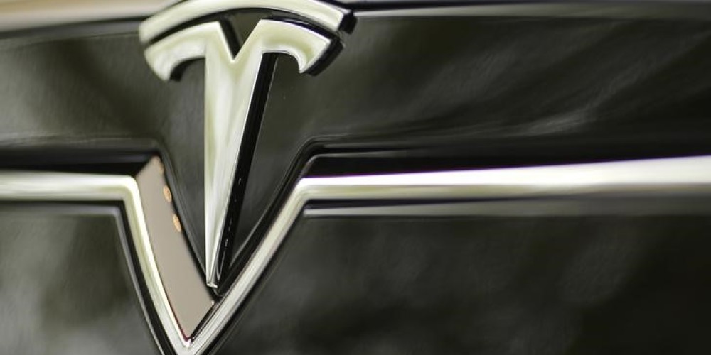 Акции Tesla подешевели на 5% после анонса выпуска более доступной модели